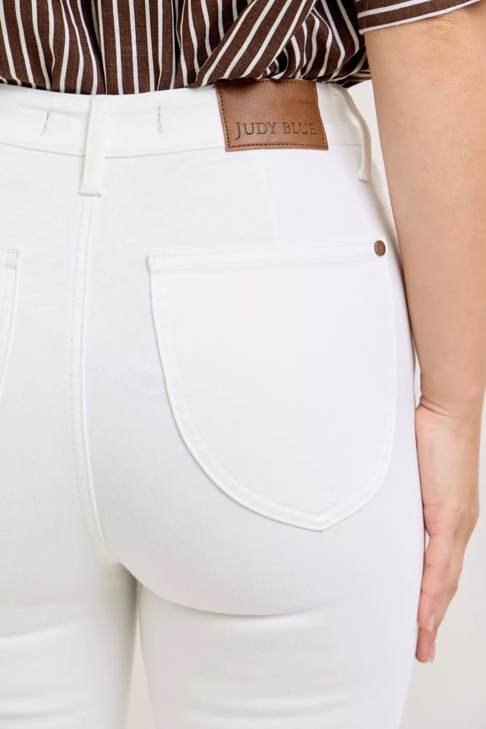 High waist capri pants in white