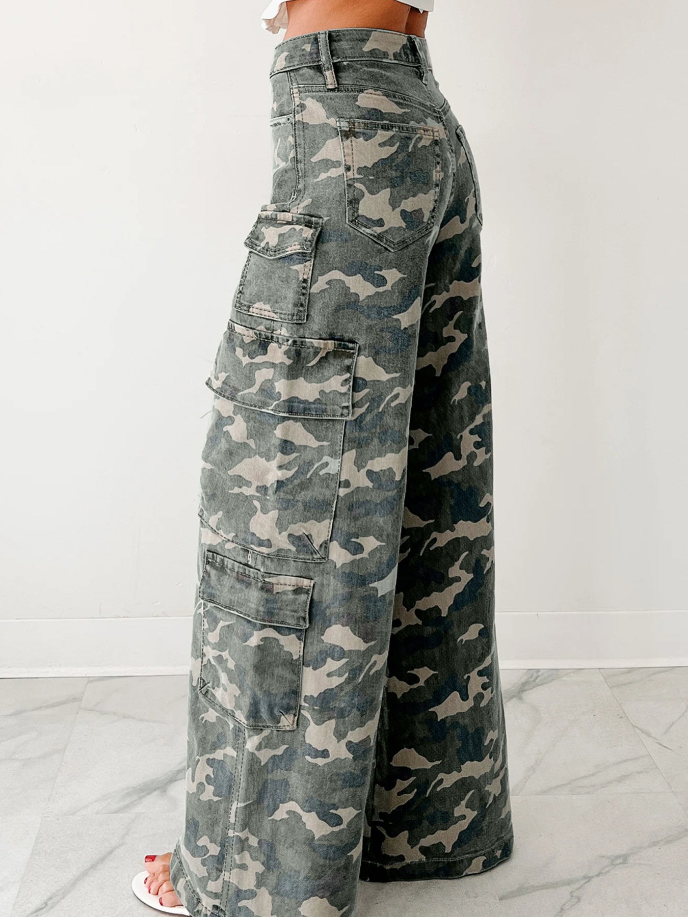 Green camouflage print wide leg cargo jeans