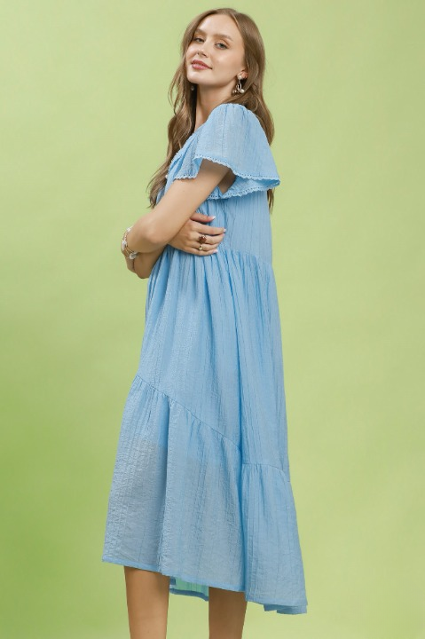 Textured tiered midi dress with side pockets in light blue