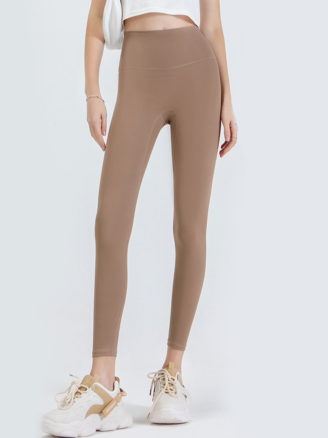 high-waisted sports leggings with wide waistband