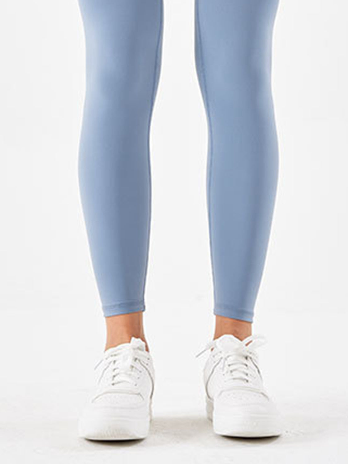 high-waisted sports leggings with wide waistband